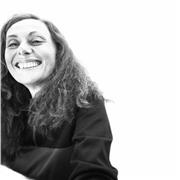 Cerchi un insegnante per approfondire comunicazione e giornalismo? Sono una professionista da 15 anni.